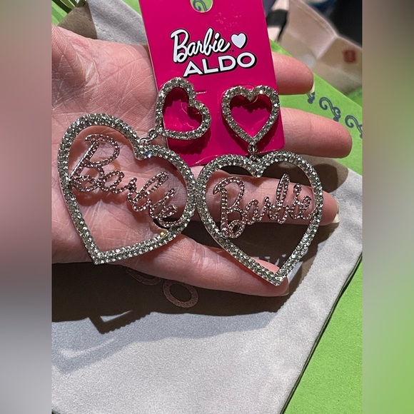 OMG! Gorgeous, gorgeous gorgeous! brand new Barbie, earrings, Mattel licensed - Picture 3 of 8